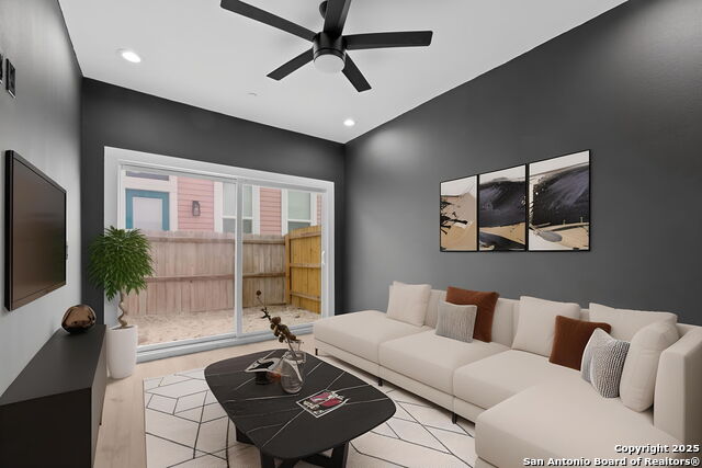 Image 7 of 39 For 308 Mesquite St S 103