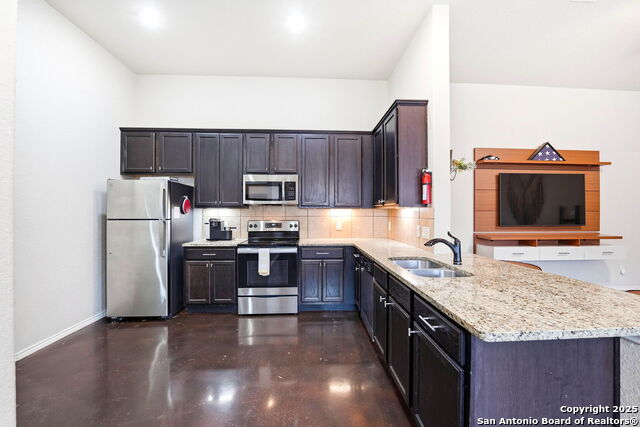Listing photo id 8 for 10115 Westover Bluff