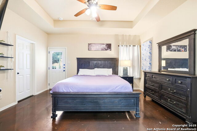 Listing photo id 12 for 10115 Westover Bluff