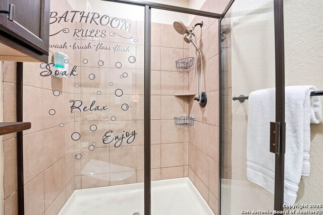 Listing photo id 14 for 10115 Westover Bluff