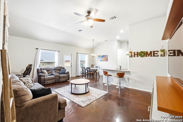 Listing photo id 3 for 10115 Westover Bluff
