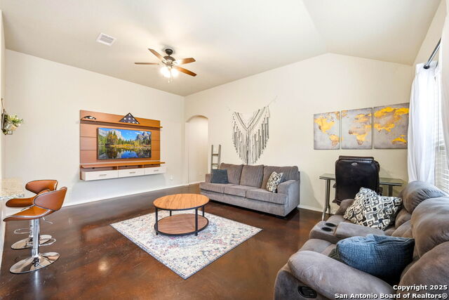 Listing photo id 5 for 10115 Westover Bluff