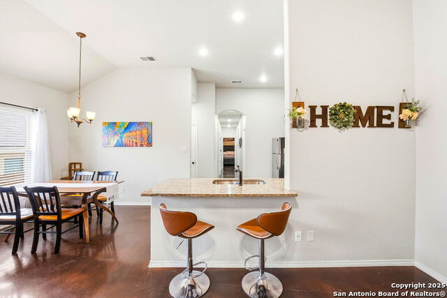 Listing photo id 6 for 10115 Westover Bluff