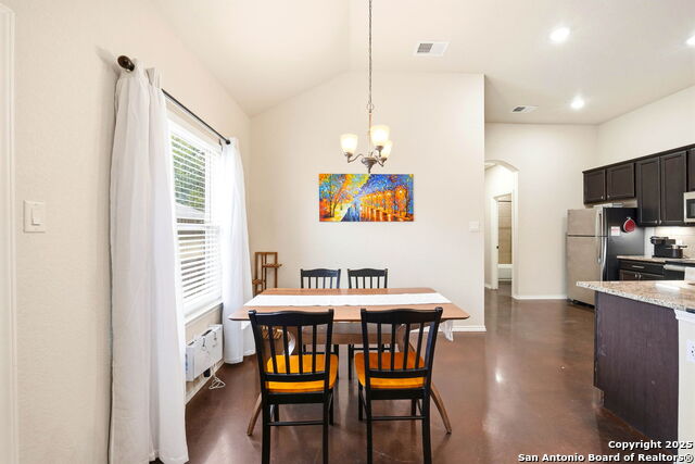 Listing photo id 7 for 10115 Westover Bluff