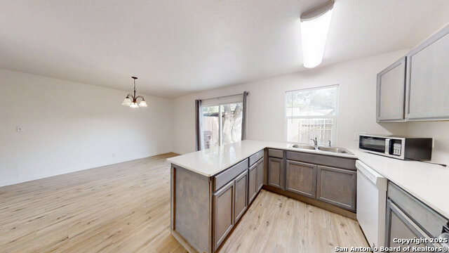 Image 10 of 44 For 7041 Glen Mist