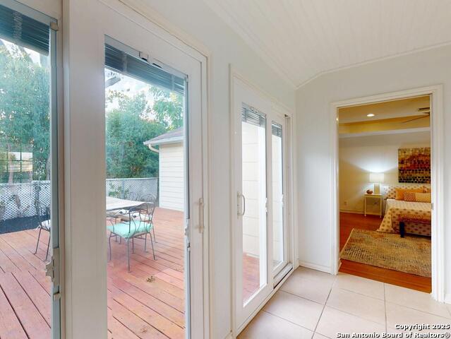 Listing photo id 10 for 357 Irvington