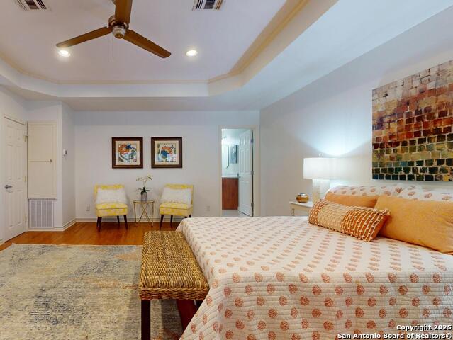 Listing photo id 12 for 357 Irvington