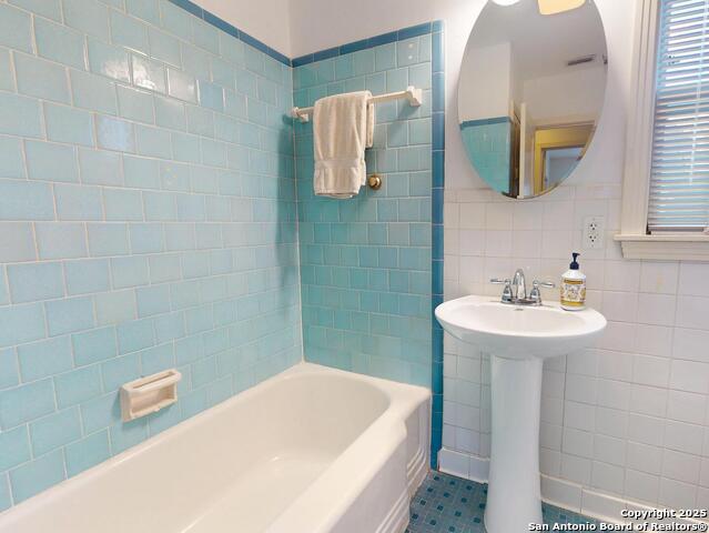 Listing photo id 23 for 357 Irvington