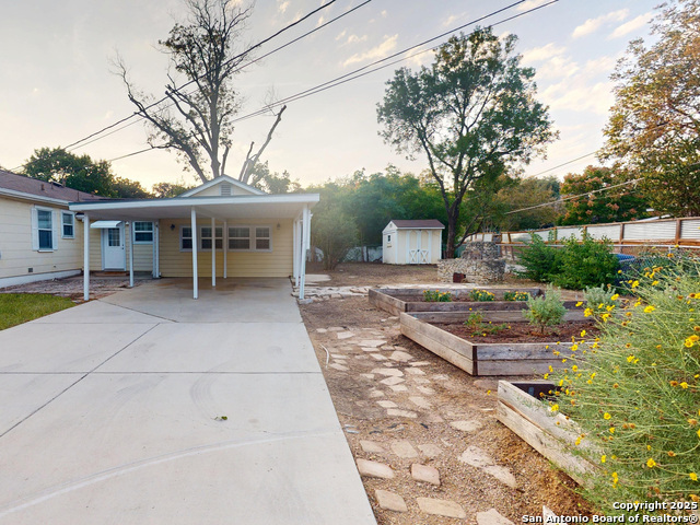 Listing photo id 29 for 357 Irvington