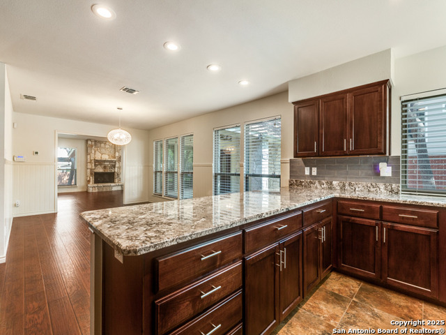 Listing photo id 10 for 13739 Oak Pebble