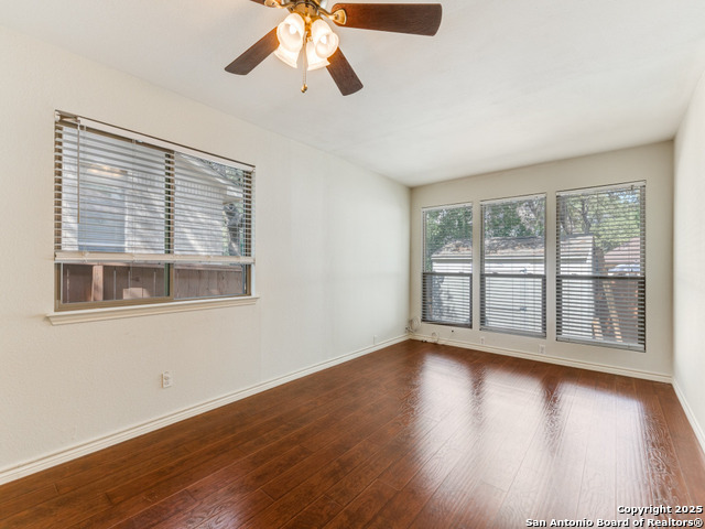 Listing photo id 15 for 13739 Oak Pebble