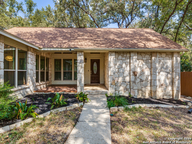 Listing photo id 0 for 13739 Oak Pebble