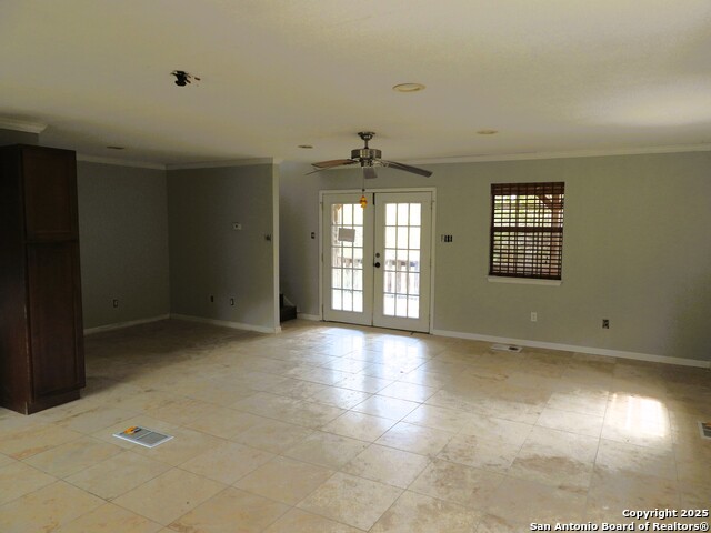 Image 12 of 43 For 213 Oak Cliff