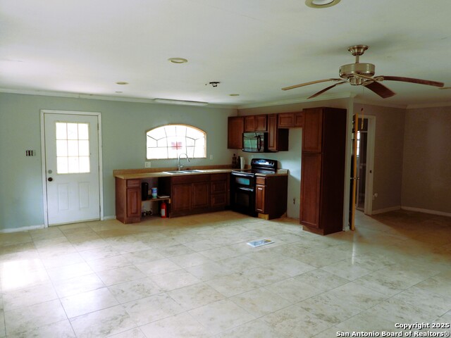 Image 13 of 43 For 213 Oak Cliff