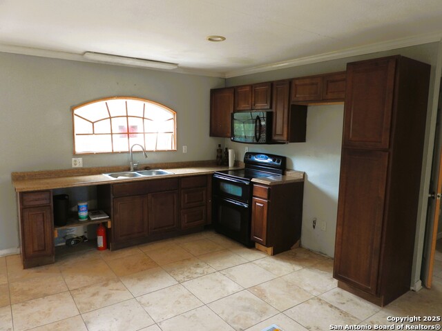 Image 15 of 43 For 213 Oak Cliff