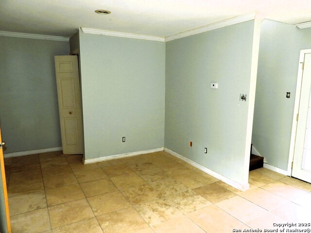 Image 17 of 43 For 213 Oak Cliff