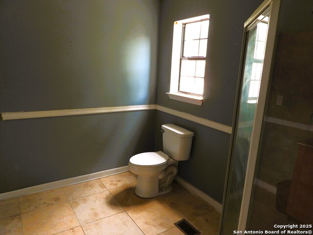 Image 20 of 43 For 213 Oak Cliff