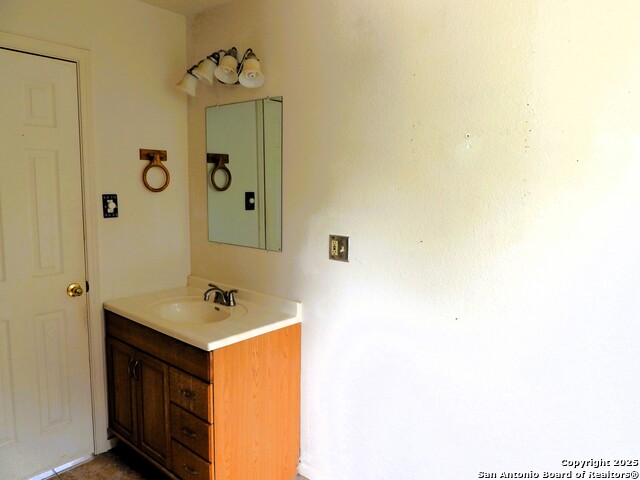 Image 29 of 43 For 213 Oak Cliff