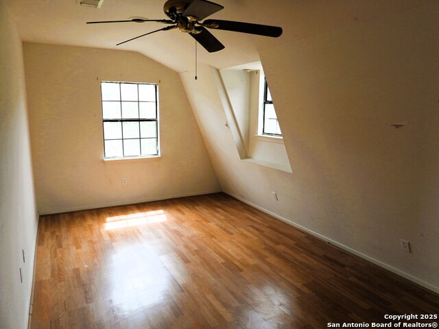 Image 31 of 43 For 213 Oak Cliff