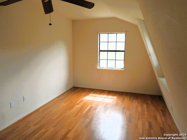 Image 32 of 43 For 213 Oak Cliff