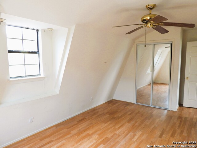 Image 33 of 43 For 213 Oak Cliff