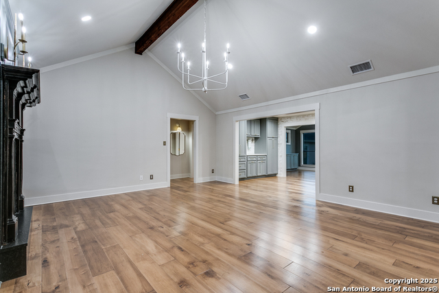 Listing photo id 9 for 502 Hickman St