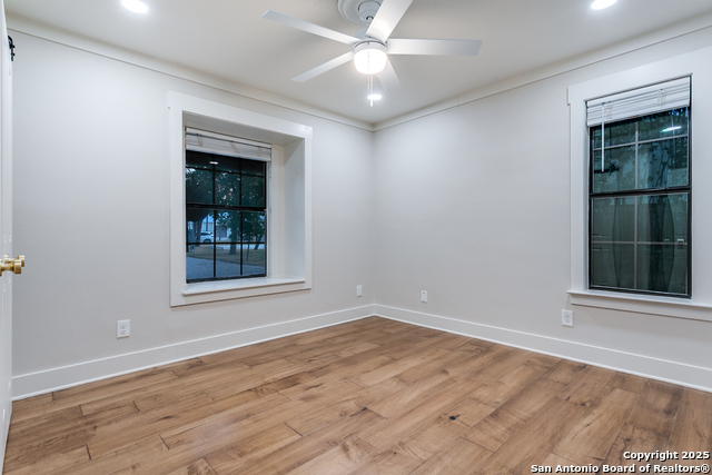 Listing photo id 25 for 502 Hickman St