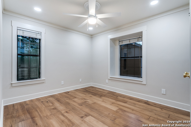 Listing photo id 26 for 502 Hickman St