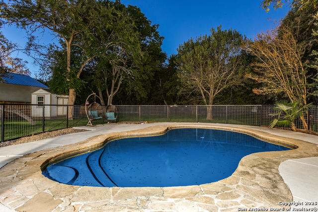 Listing photo id 34 for 502 Hickman St