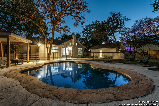 Listing photo id 35 for 502 Hickman St