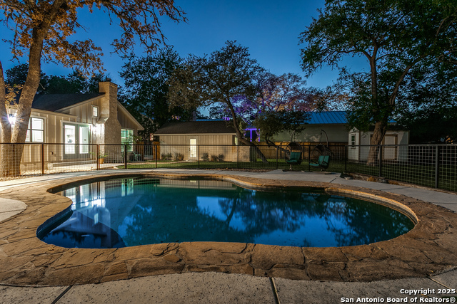 Listing photo id 36 for 502 Hickman St