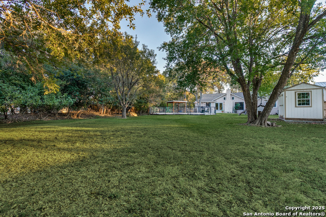 Listing photo id 38 for 502 Hickman St