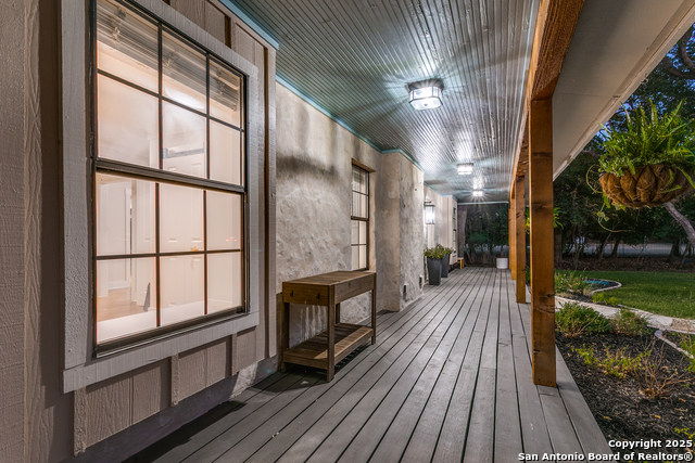 Listing photo id 5 for 502 Hickman St