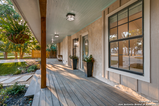 Listing photo id 6 for 502 Hickman St