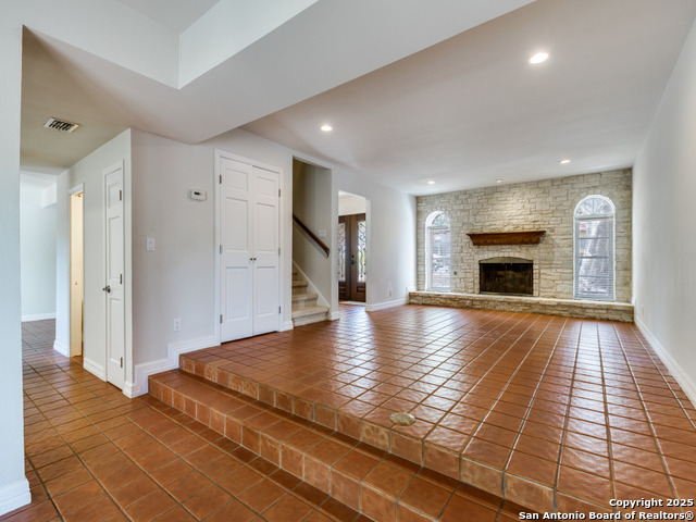 Listing photo id 4 for 14811 Willow Moss St