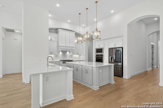 Listing photo id 10 for 8608 Shady Gate