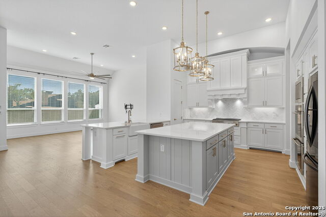 Listing photo id 13 for 8608 Shady Gate