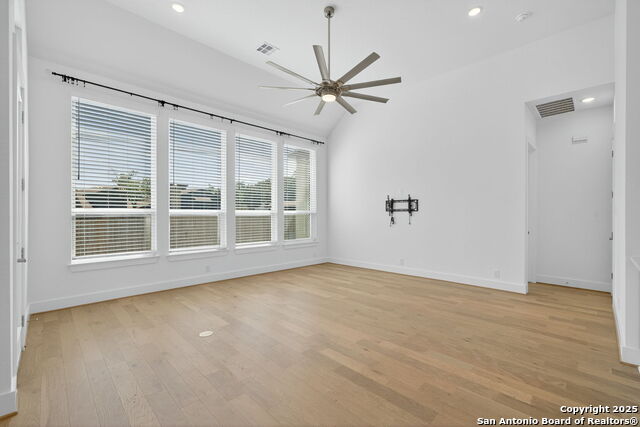 Listing photo id 17 for 8608 Shady Gate