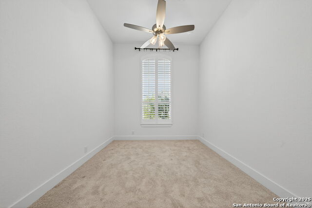 Listing photo id 21 for 8608 Shady Gate