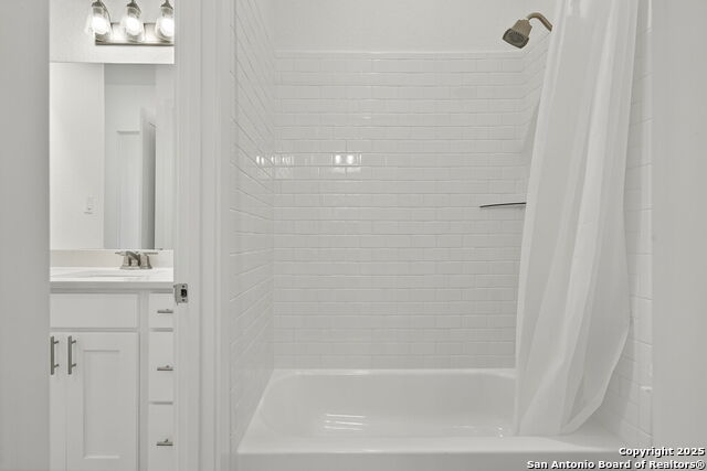 Listing photo id 22 for 8608 Shady Gate