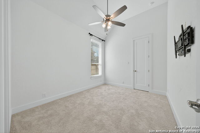 Listing photo id 26 for 8608 Shady Gate