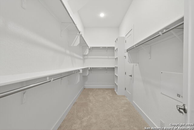 Listing photo id 27 for 8608 Shady Gate