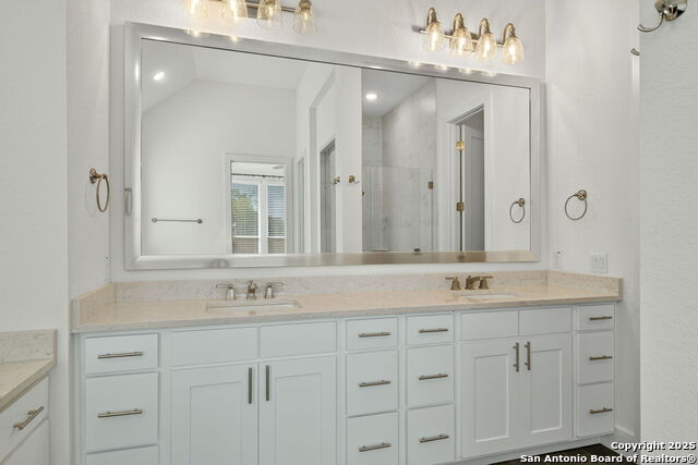 Listing photo id 30 for 8608 Shady Gate