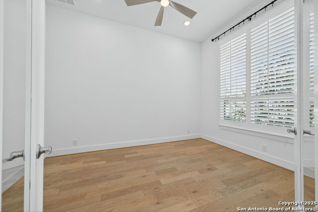 Listing photo id 40 for 8608 Shady Gate