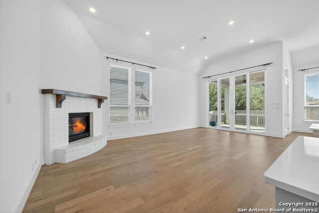 Listing photo id 5 for 8608 Shady Gate