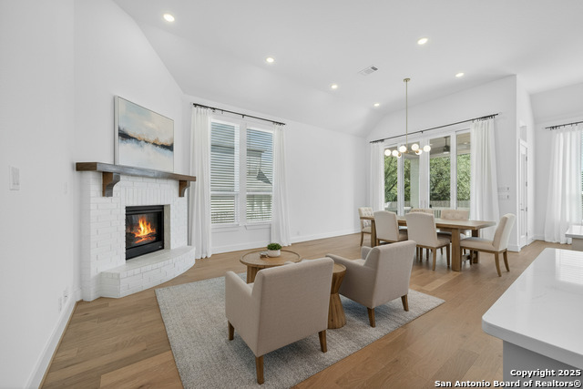 Listing photo id 6 for 8608 Shady Gate