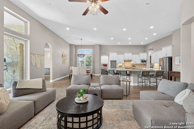 Image 10 of 58 For 28827 Balcones Crk