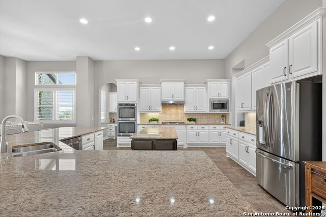 Image 11 of 58 For 28827 Balcones Crk