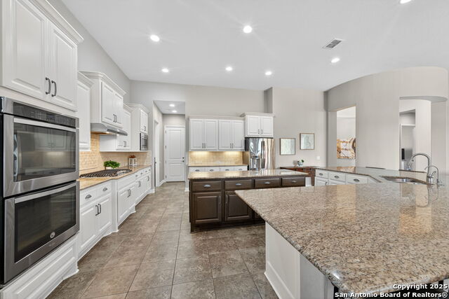 Image 14 of 58 For 28827 Balcones Crk