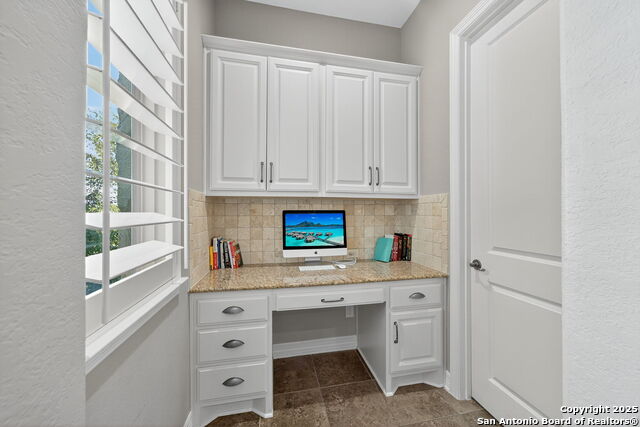 Image 15 of 58 For 28827 Balcones Crk